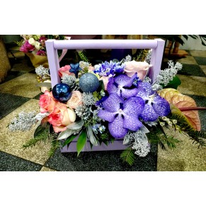 Композиция в коробке "Новогоднее конфетти"