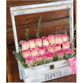 Композиція з троянд з доставкою по Києву