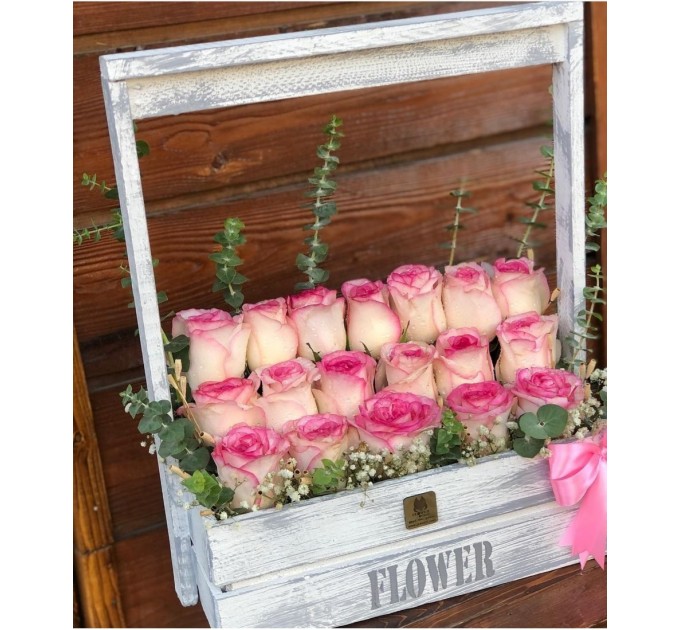 Уникальная Композиция из Роз доступна для Доставки по Киеву!