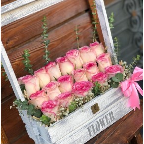 Композиція з троянд з доставкою по Києву