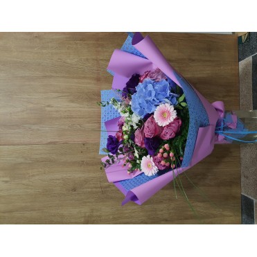 Букет гортензії троянди Гербера еустома