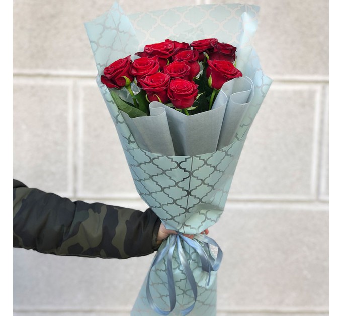 11 червоних троянд 60 см Престиж