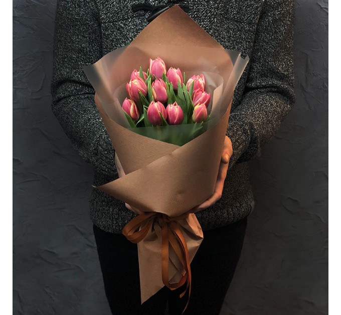 11 пионовидных тюльпанов в ассортименте