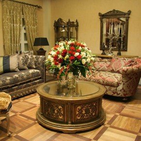 Композиция для гостинной "Памятный праздник"