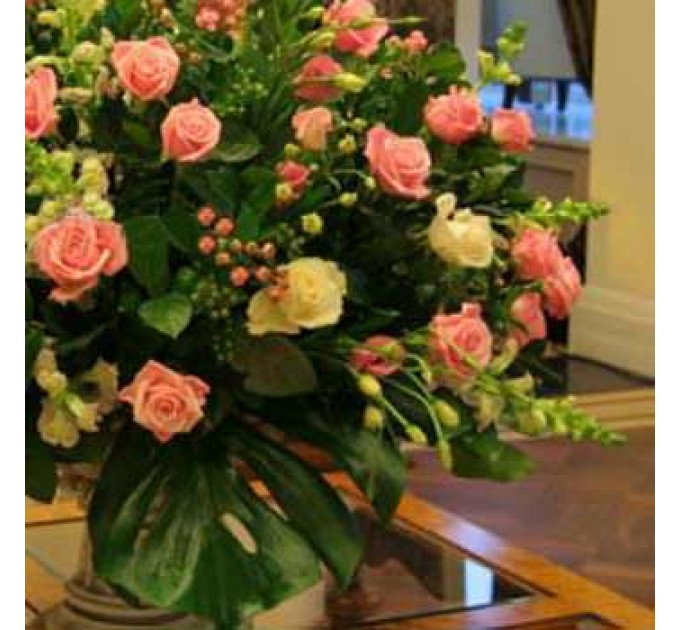 Композиция для гостинной "Приятный вечер"