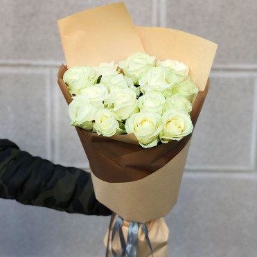 15 білих троянд 60 см Аваланч 15 білих троянд 60 см Аваланч