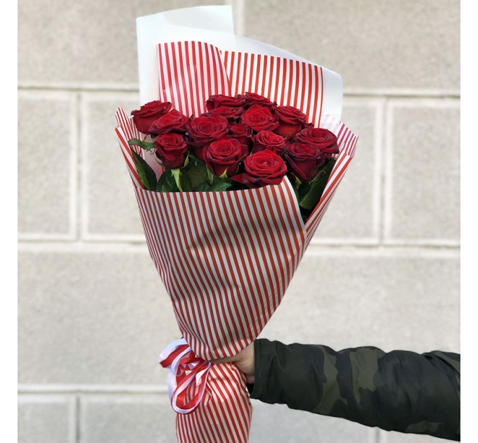 15 червоних троянд 60 см Престиж