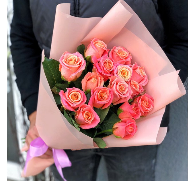 15 роз Мисс Пигги