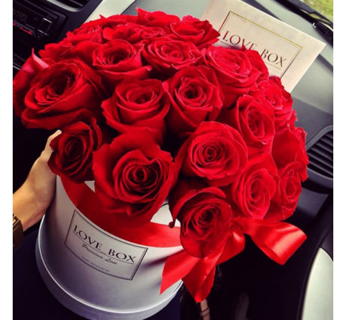 Цветы в коробке "I Love You"