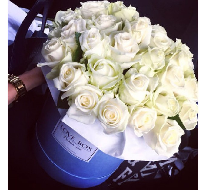 Цветы в коробке "Нежные объятия"