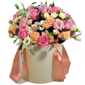 Цветы в коробке "Лучшей девушке!"