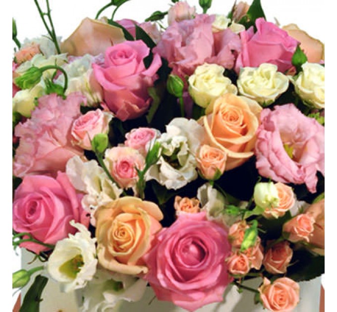 Цветы в коробке "Лучшей девушке!"