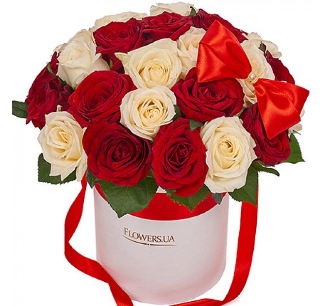 Цветы в коробке "Сладкий поцелуй"