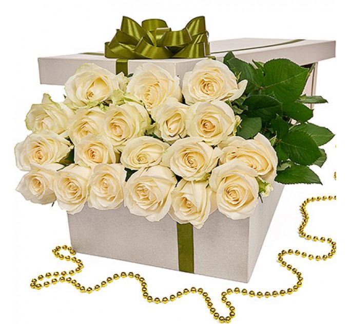 Цветы в коробке "19 белых роз"
