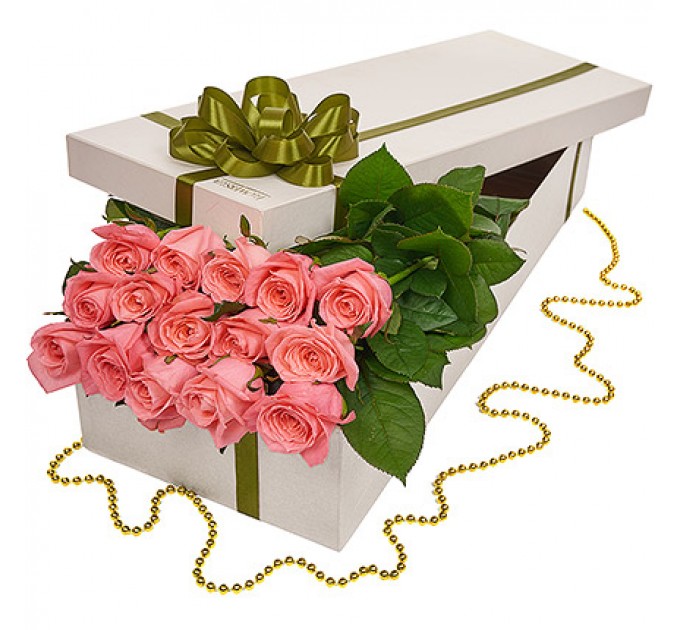 Цветы в коробке "15 розовых роз"