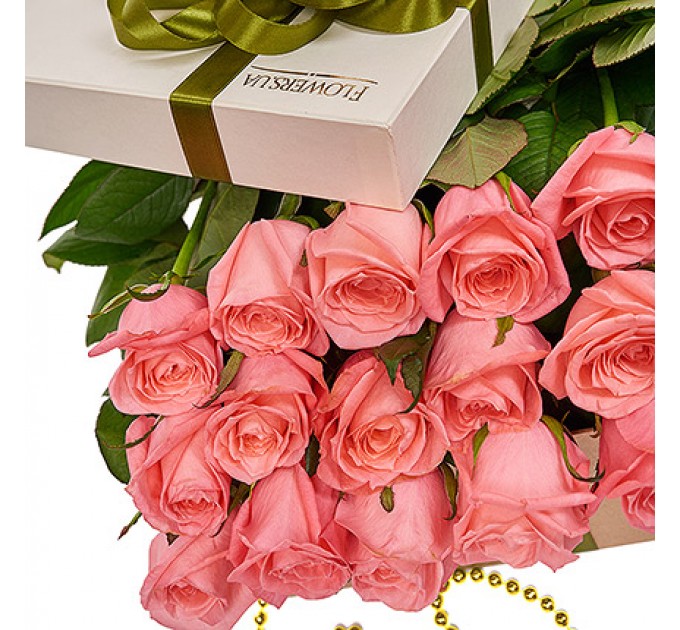 Цветы в коробке "15 розовых роз"
