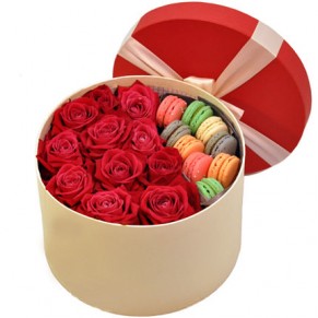 Цветы в коробке "Классический презент"