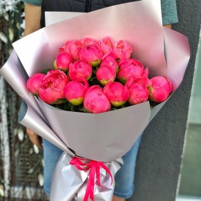 19 коралловых пионов