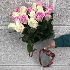 19 троянд мікс «бежево-рожева» 60 см 19 троянд мікс «бежево-рожева» 60 см