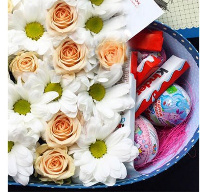 Цветы в коробке "Улыбнись!"