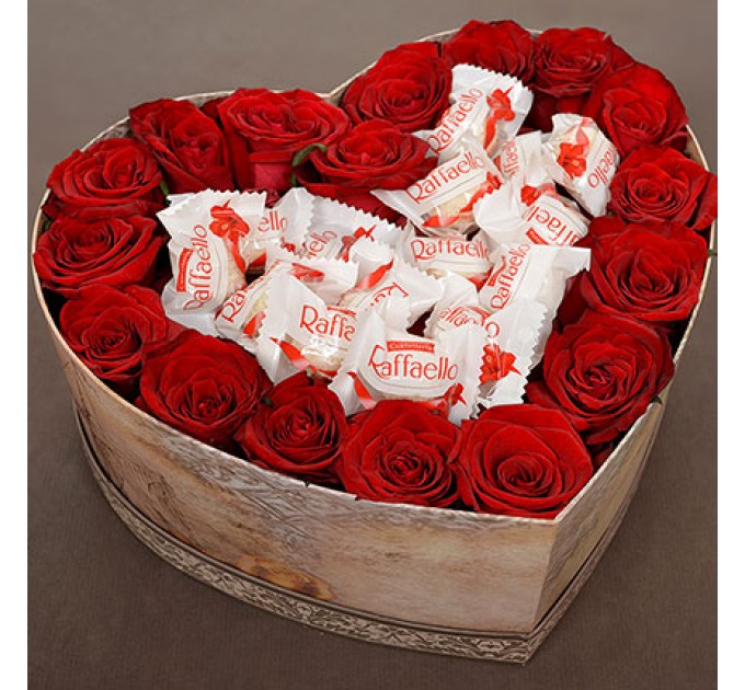 Цветы в коробке "Подарок для неё!"