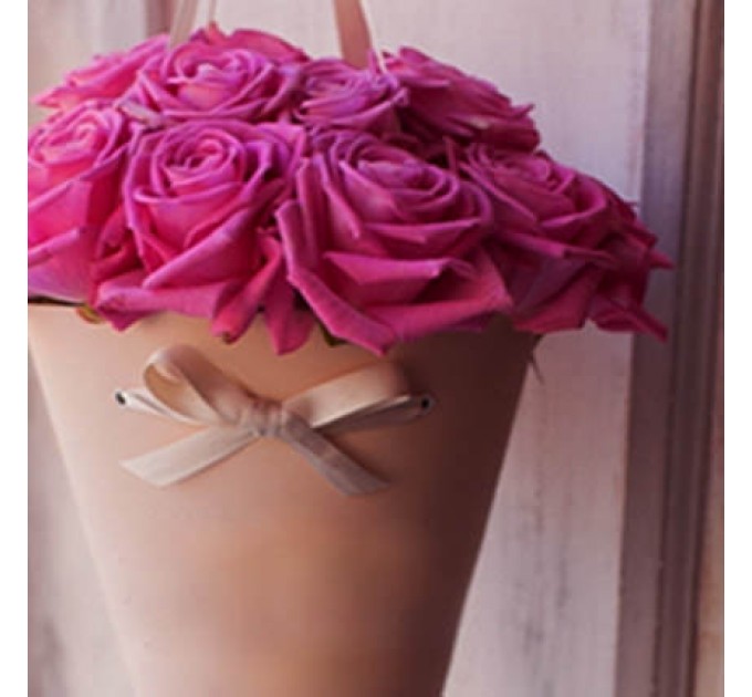 Букет в конус-пакете "11 розовых роз"