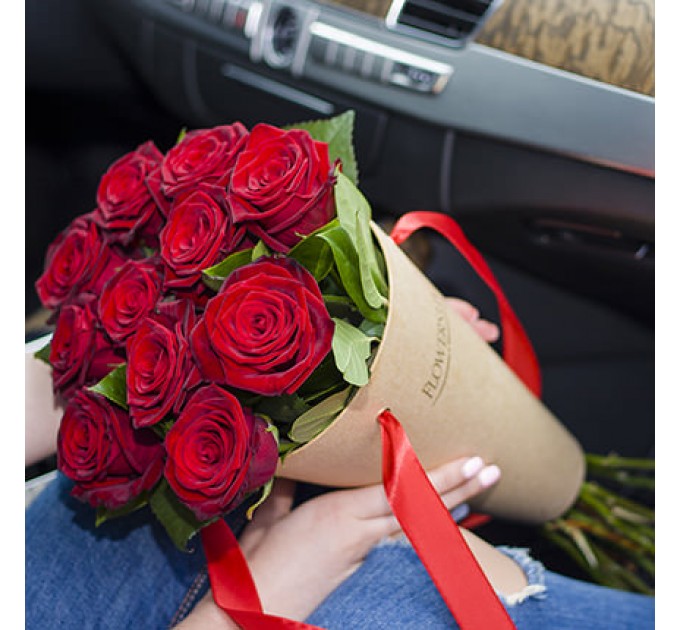 Букет в конус-пакете "Букет роз"