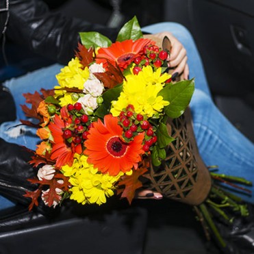 Букет в крафт-пакете "Красивая осень"