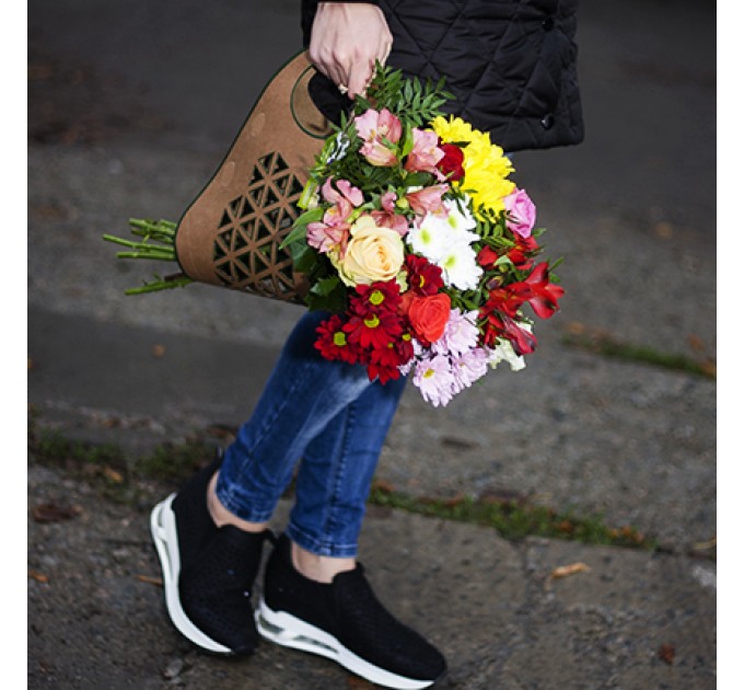 Букет в крафт-пакете "Осенняя палитра"