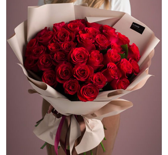 Букет в упаковке "35 красных роз"