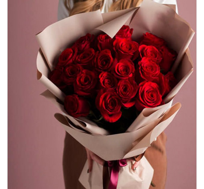Букет в упаковке "21 красная роза"