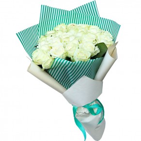 25 белых роз 60 см Аваланч