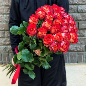 25 еквадорських троянд Ігуаза 90-100 см 25 еквадорських троянд Ігуаза 90-100 см