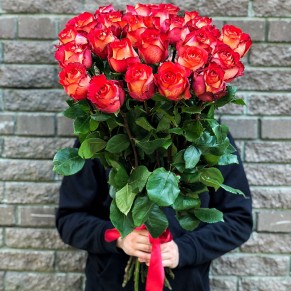 25 эквадорских роз Игуаза 90-100 см