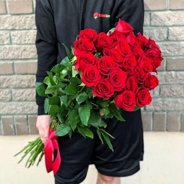25 красных голландских роз Freedom