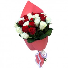 25 роз микс красно-белые 50 см Эль Торо и Белуга