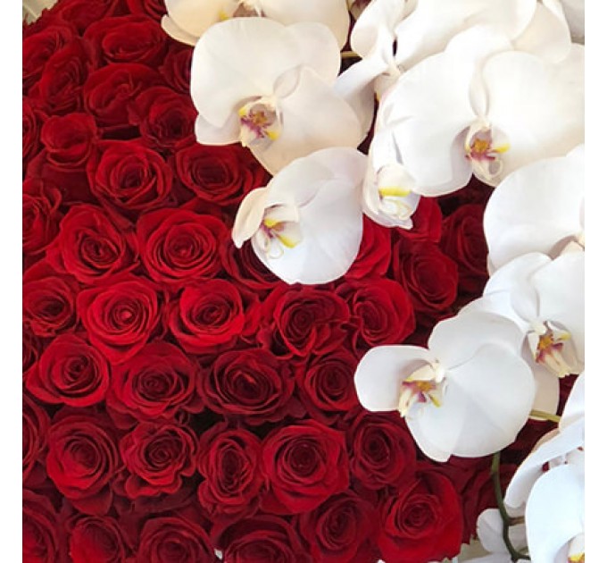 Квіти в коробці "Моєї половинки"