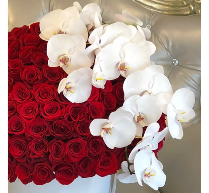 Квіти в коробці "Моєї половинки"