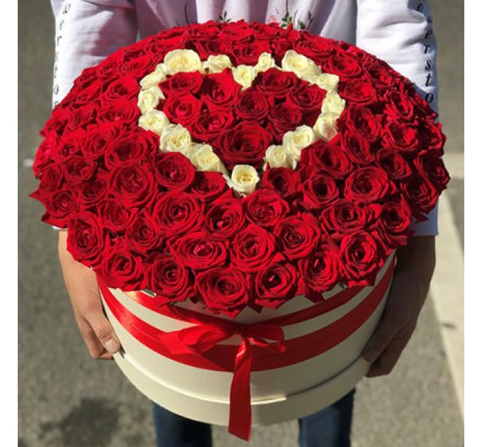 Цветы в коробке "Возьми меня в свой плен!"