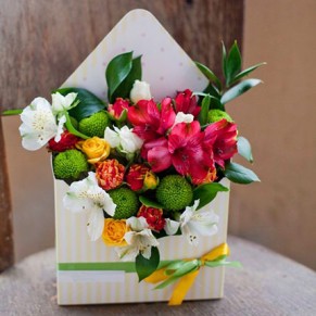 Композиция в кашпо "Яркие эмоции"