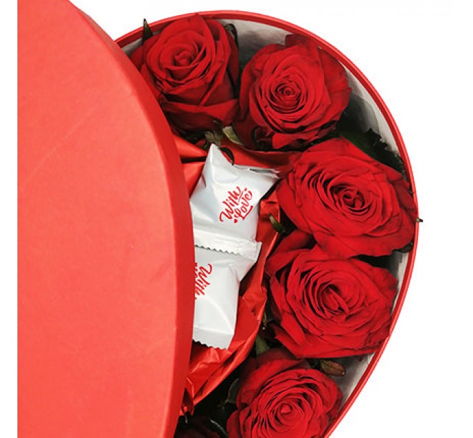 Цветы в коробке "Любимой"