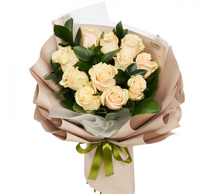 11 кремовых роз