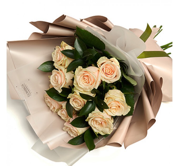 11 кремовых роз