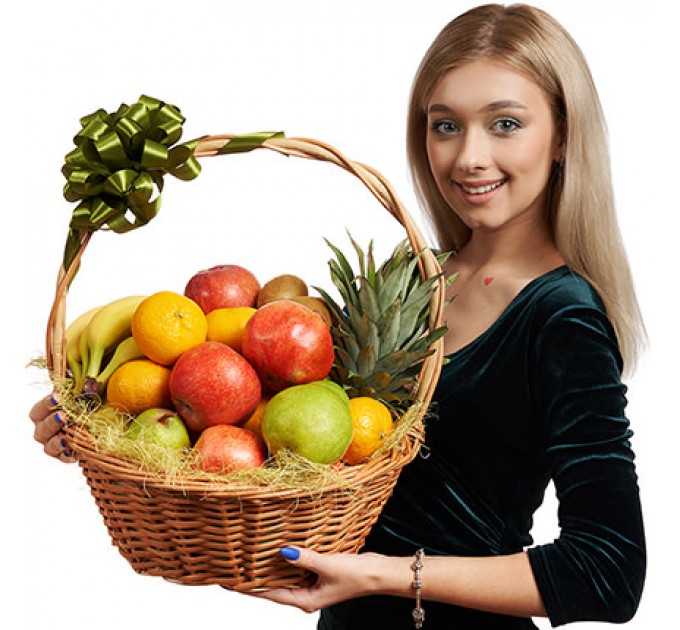 Большая корзина фруктов