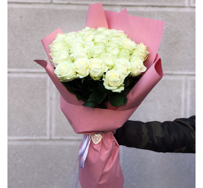 33 білих троянд 60 см Аваланч