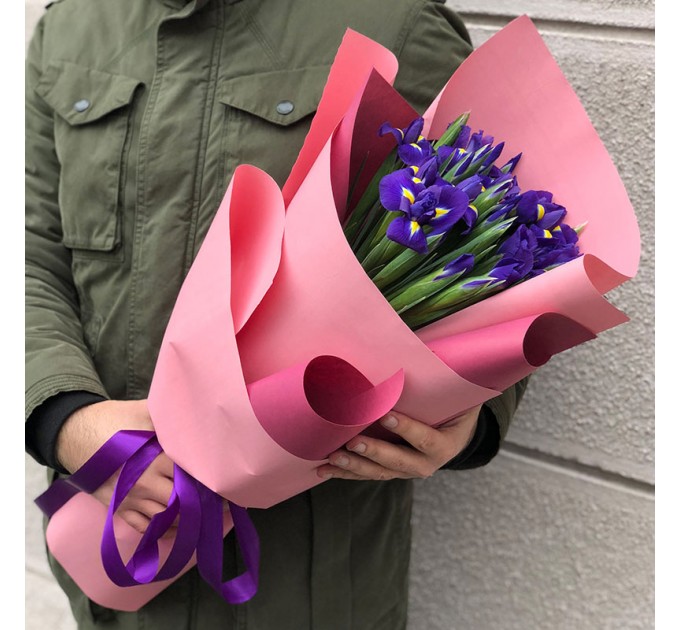 39 синьо-фіолетових ірисів