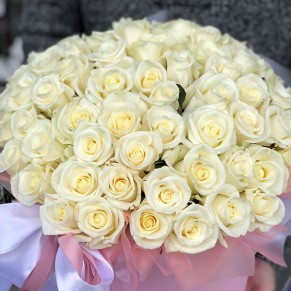 51 белая роза в шляпной коробке