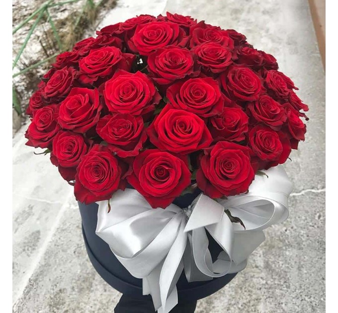 51 красная роза в шляпной коробке