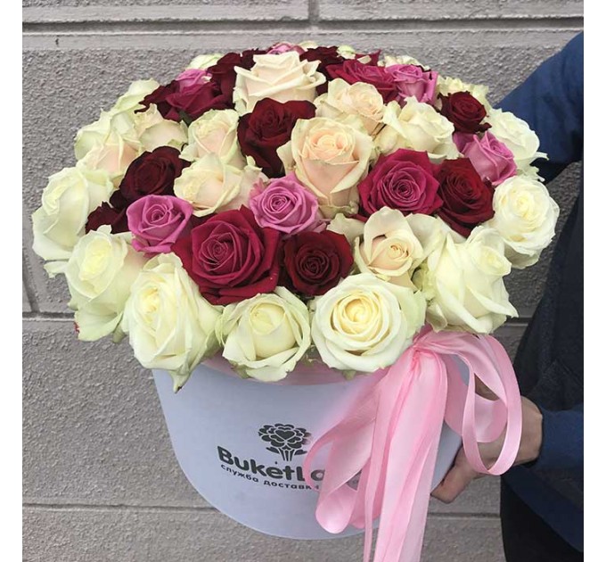 51 роза микс 1 в шляпной коробке