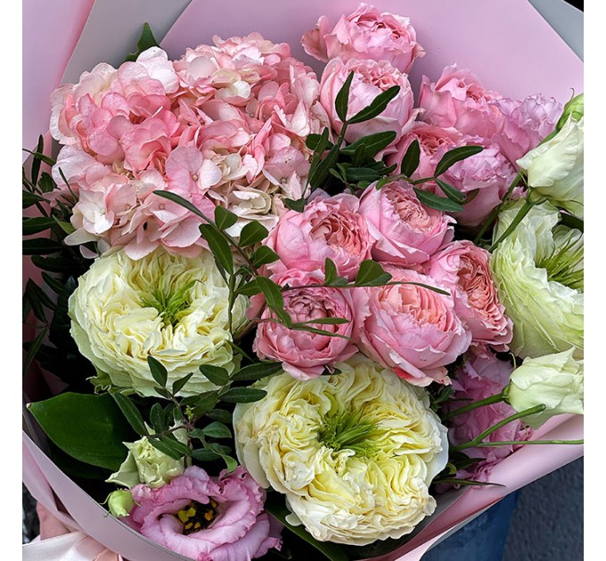 Букет цветов «Кремовый мусс»